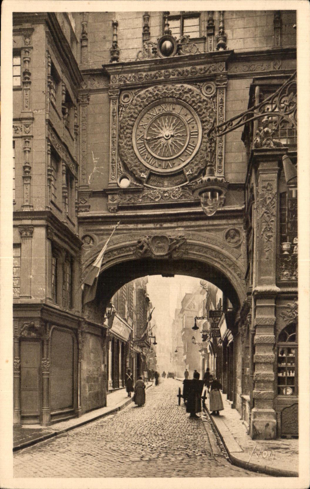 CPA La Douce France Rouen La Grosse Horloge
