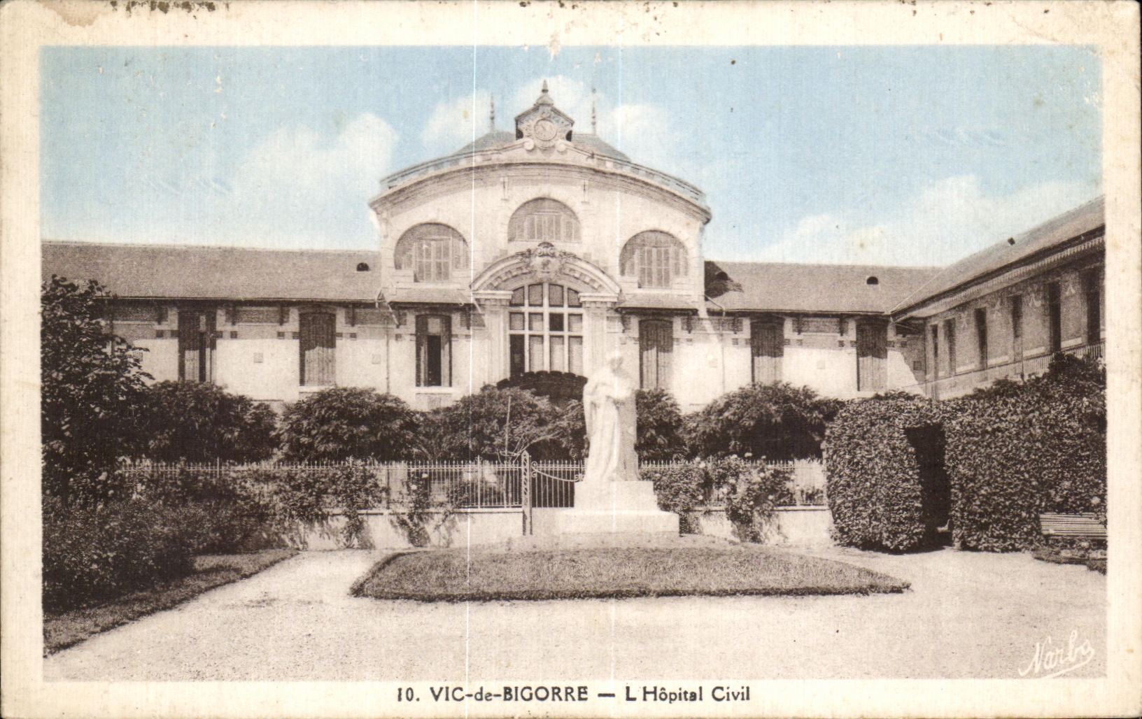 CPA Vic de Bigorre L'hopital civil