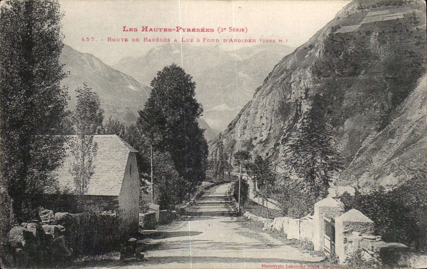 CPA Les Hautes Pyrenees Route De Bareges A Luz a Fond D'Ardiden