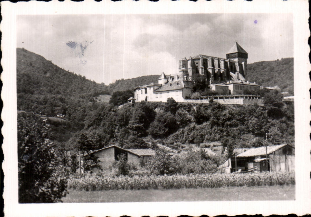 CPsM Saint bertrand de comminges la cathedrale cote nord est
