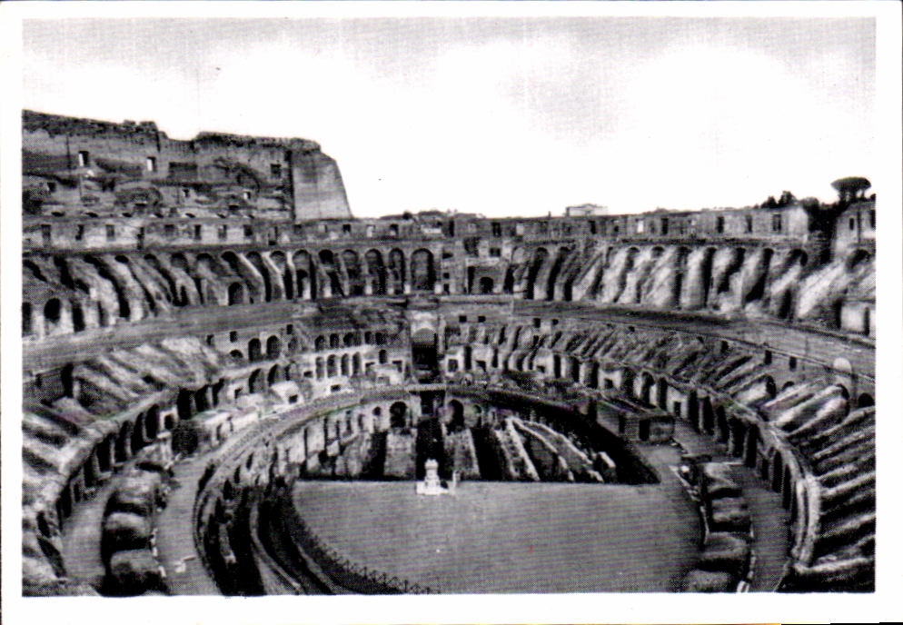 CPSM Roma Colosseeo col Nuovi Scavi Colosseum with the new exeavatious Colisee avec les nouvelles