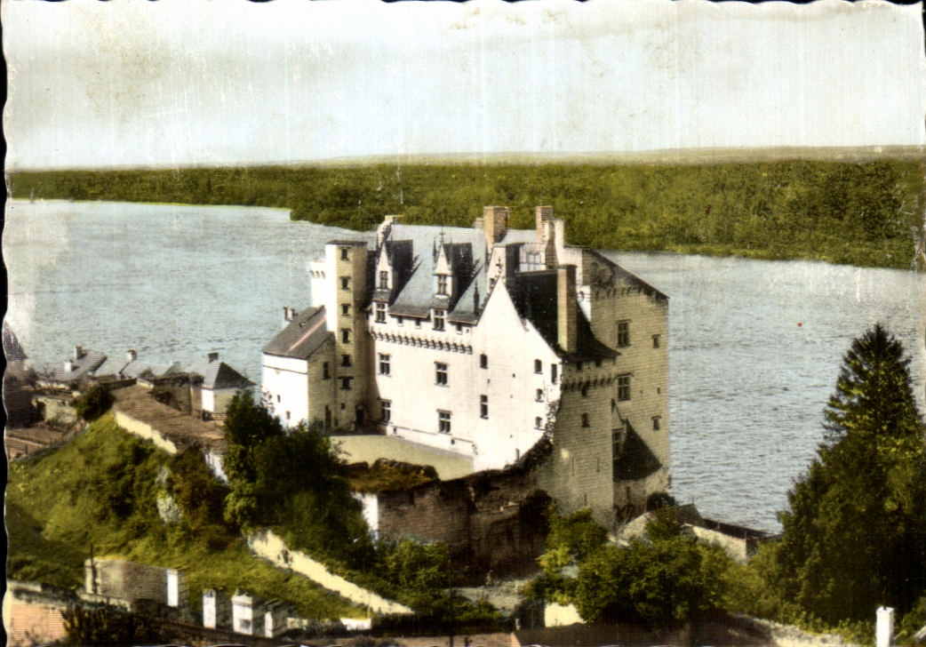 Château de Montsoreau — Vue générale avec les anciens fossés — Éditions de Luxe « Estel » EI 6750