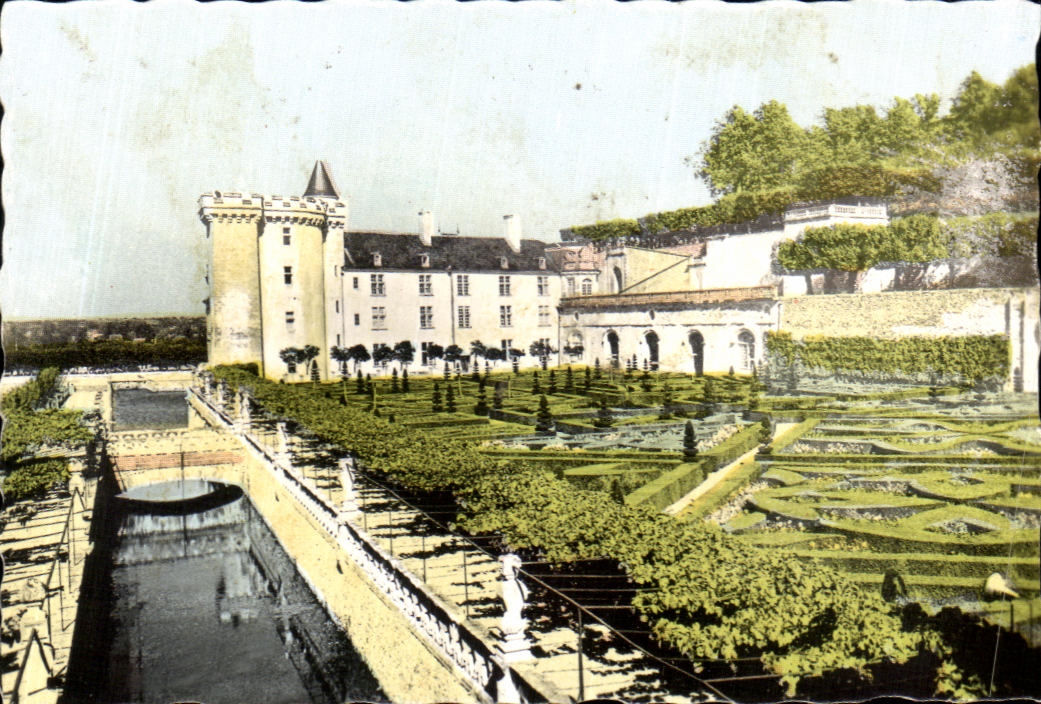CPSM Le Chateau de Villandry les jardins d ornement les douves et le chateau