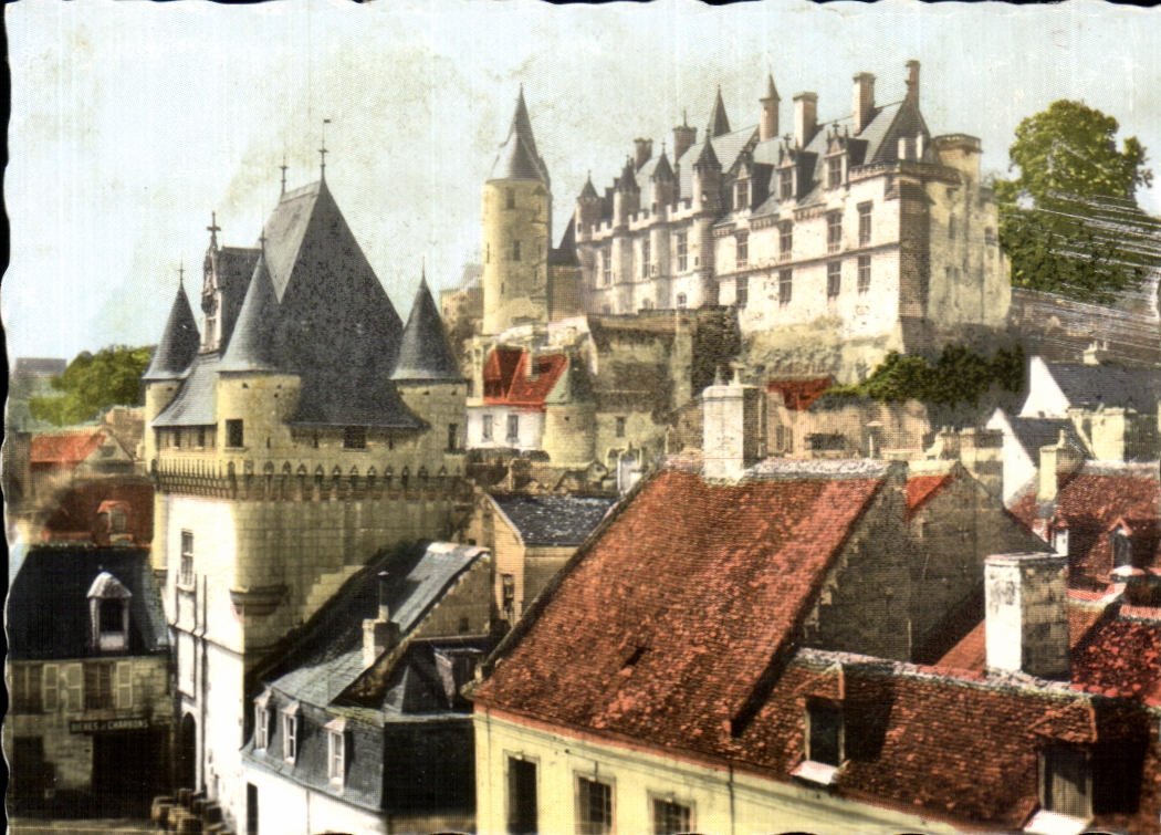 CPSM Loches le chateau et la porte des cordeliers