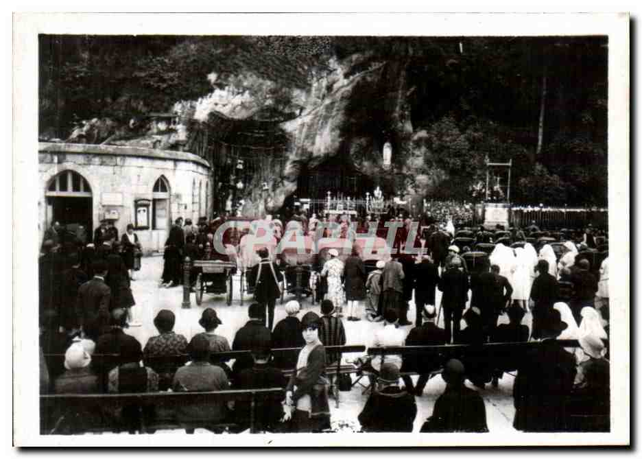 CPSM Lourdes la grotte
