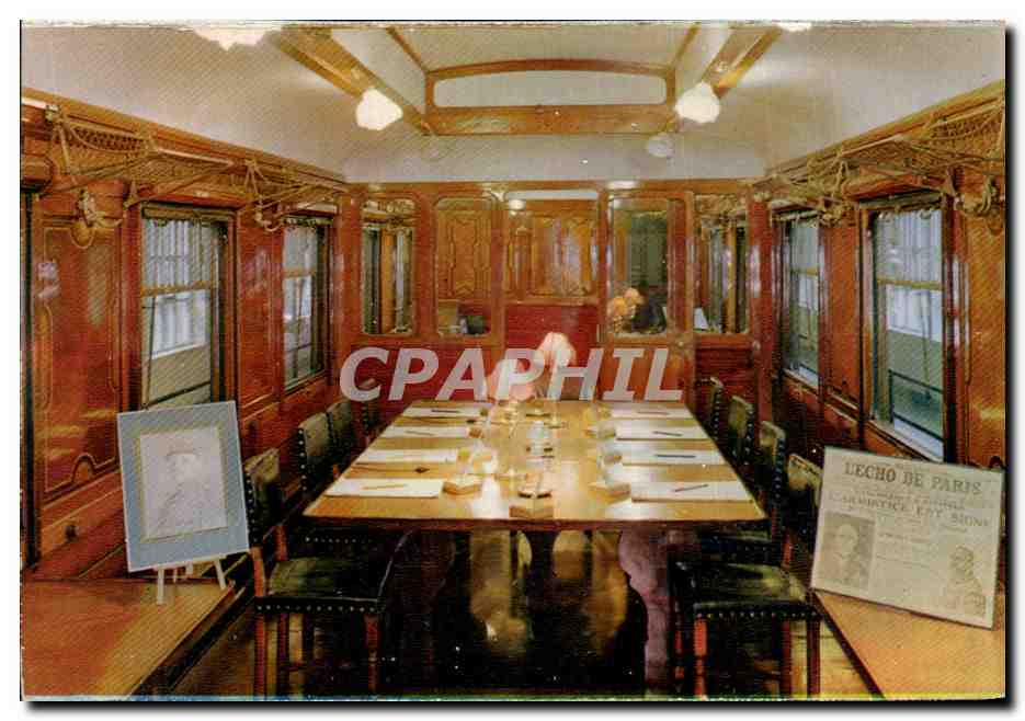 CPA Foret de Compiegne clairiere de l armistice l interieur du wagon du marechal foch Militaria