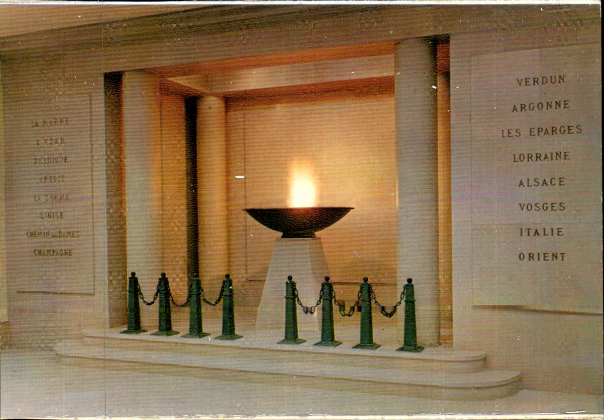 CPA Clairiere de l armistice la flamme du souvenir Militaria Compiegne 