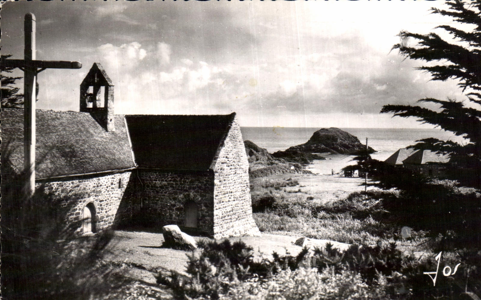 Équy, sur la côte d'Émeraude — petite chapelle au bord de la mer — Éditions d'Art Château