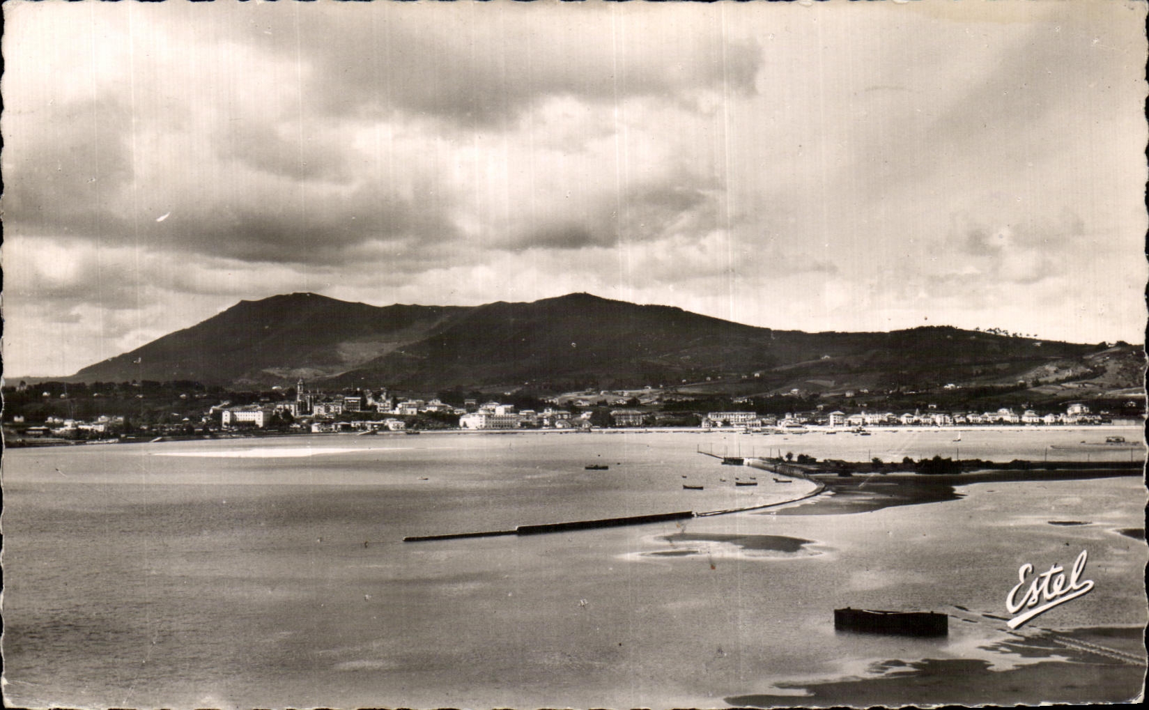 Frontera Franco-Espagnola - Vue générale sur Fuenterrabia et le Mont Jaizqui — Estel