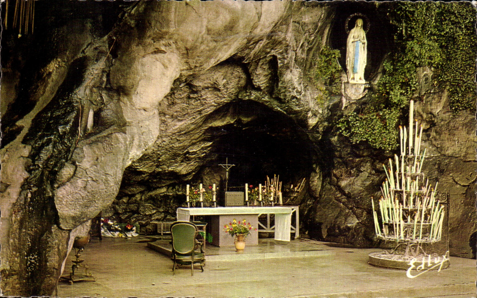 CPA Lourdes La Grotte Miraculeuse The Miraculous Grotte La Grotta Miracolosa