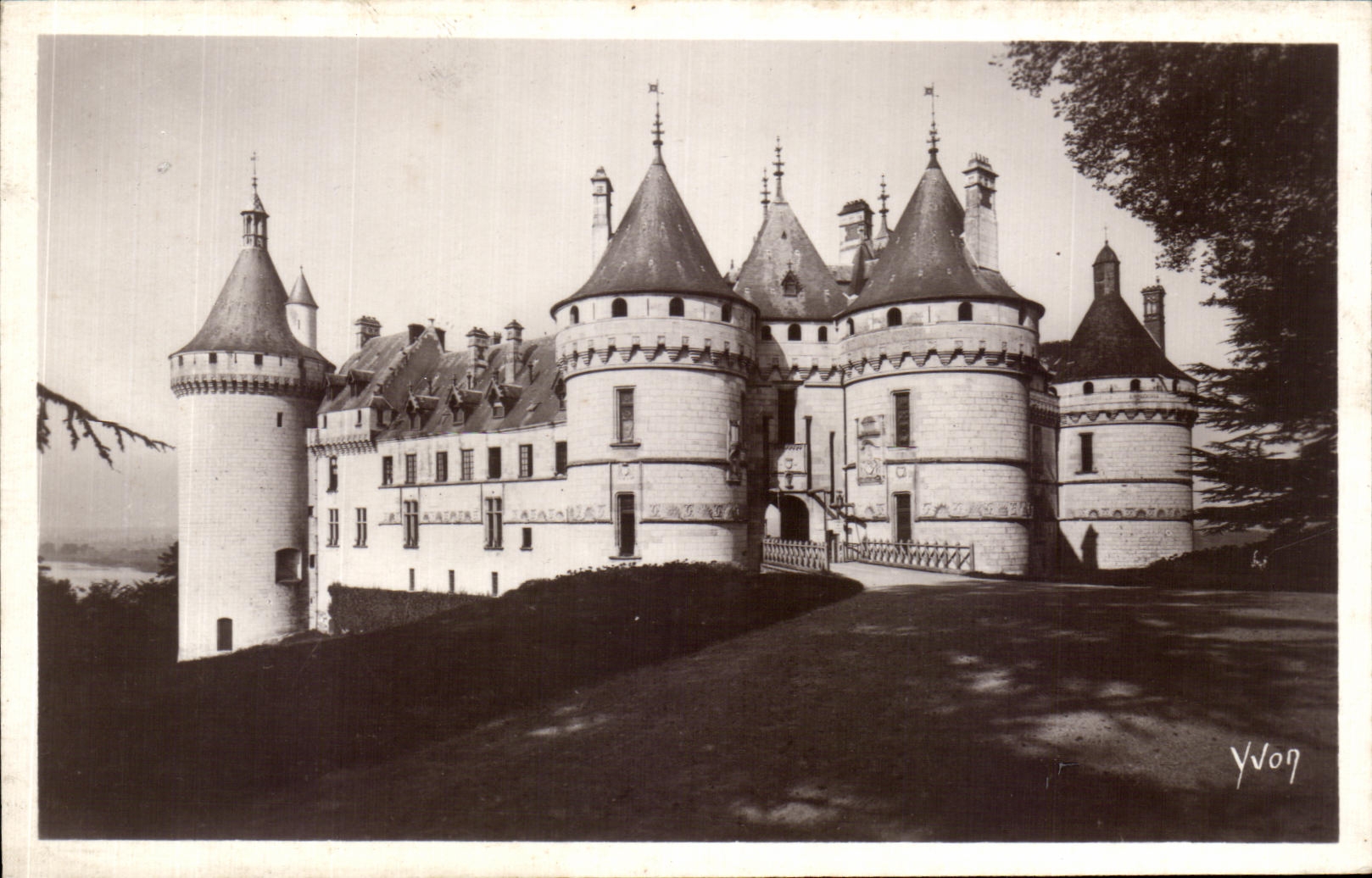Château de Chaumont-sur-Loire — La Douce France. - Châteaux de la Loire — Édition d'Art YVON — n°18