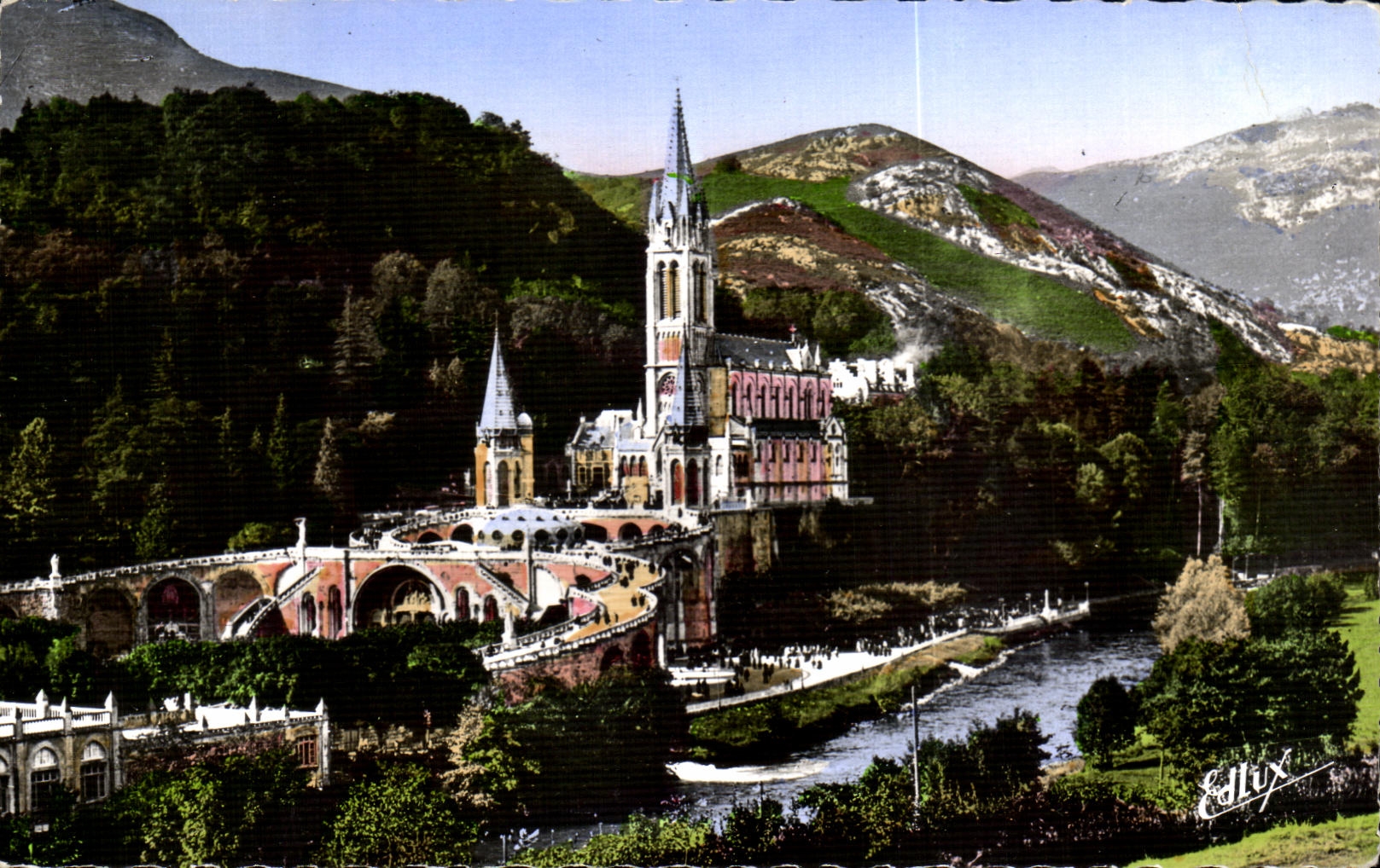 CPSM Lourdes Basilique Pic du Jer