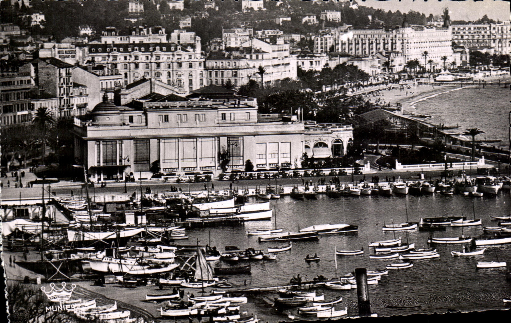 CPA La Cote D'Azur Cannes Vue generale Bateaux