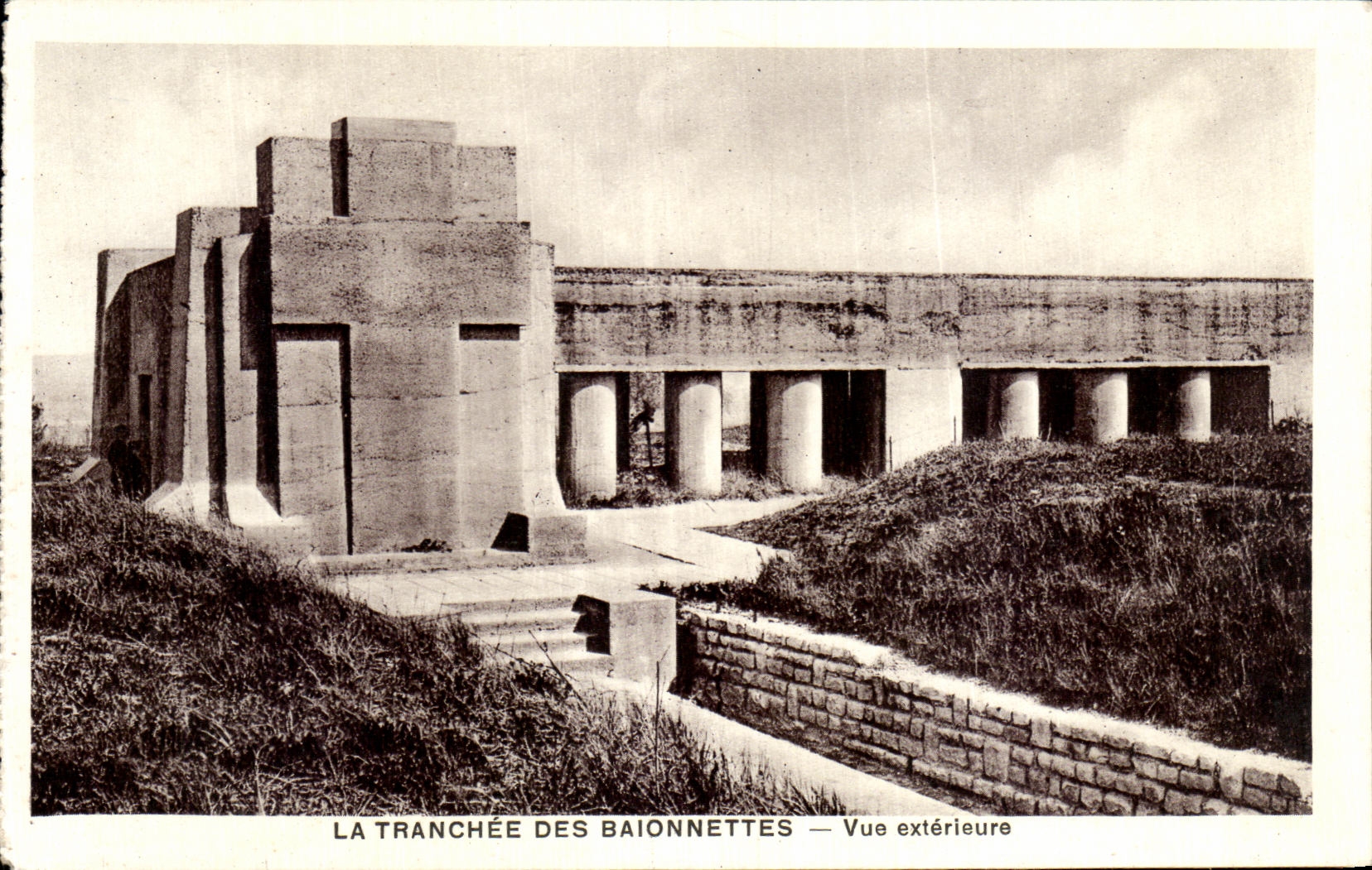 La Tranchée des Baionnettes — Vue extérieure — Ventre, Architecte