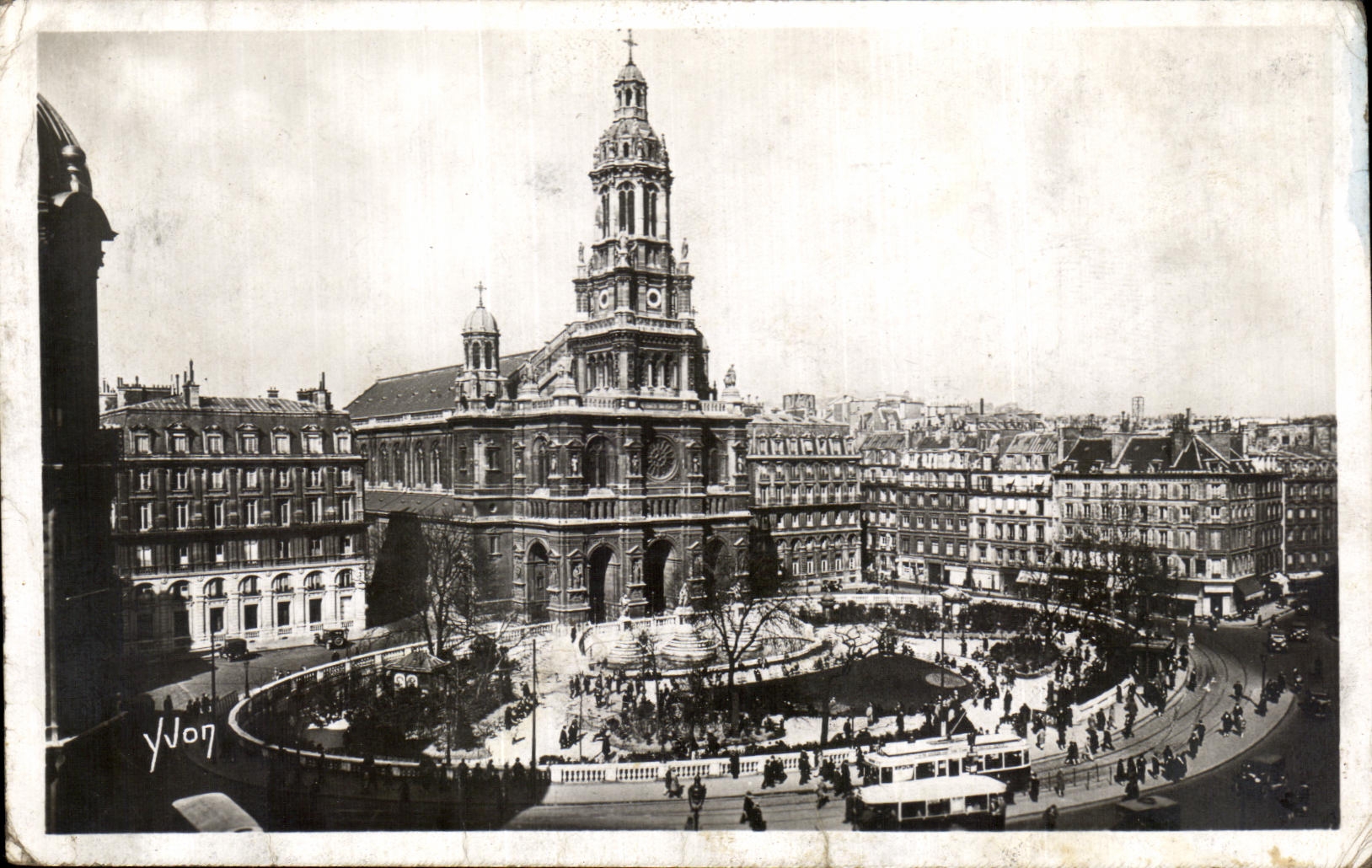 CPA Paris En Flanant Place Et Eglise De La Trinite