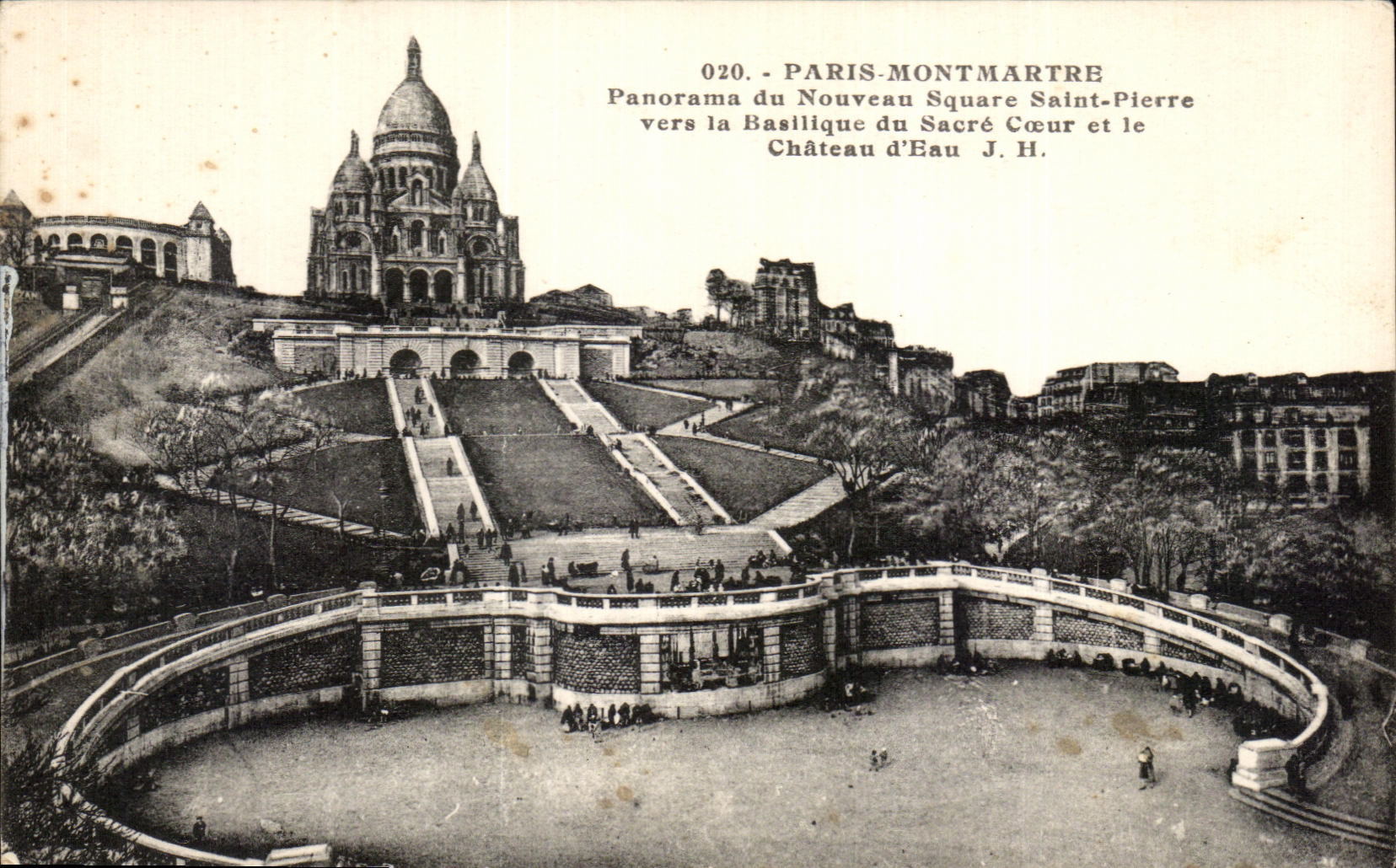 CPA Paris Montmartre Panorma du Nouveau Square Saint Pierre vers la Basllique