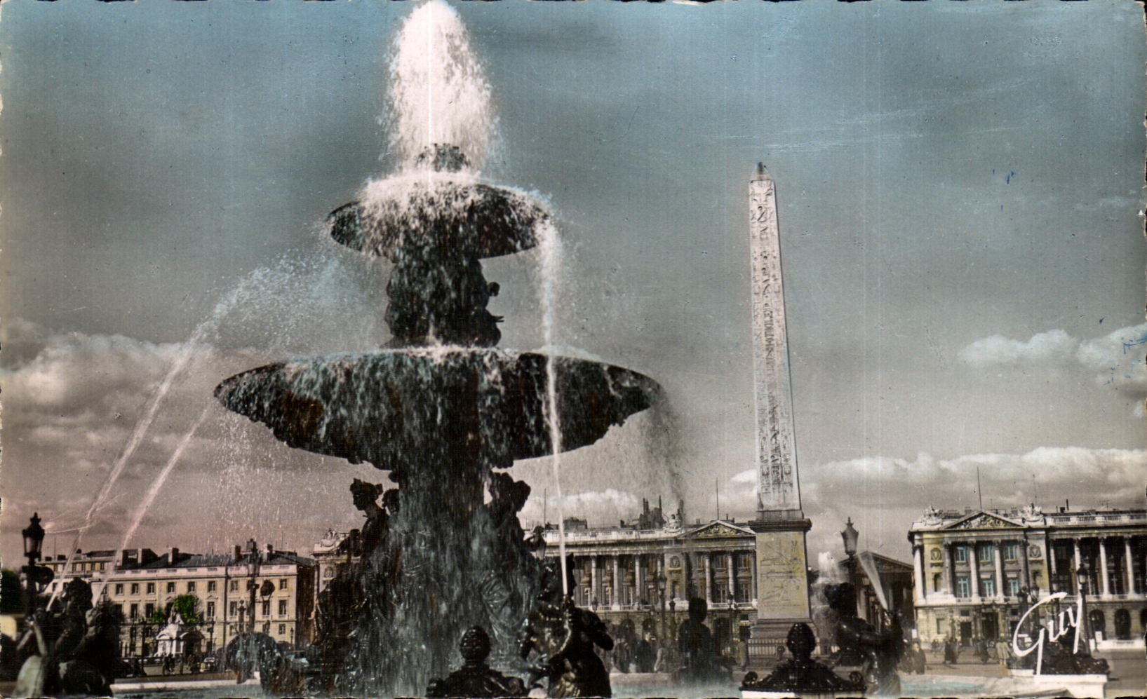 CPA Paris Et Ses Merveilles La Place de la Concorde L'un des fontaines et l'obelisque