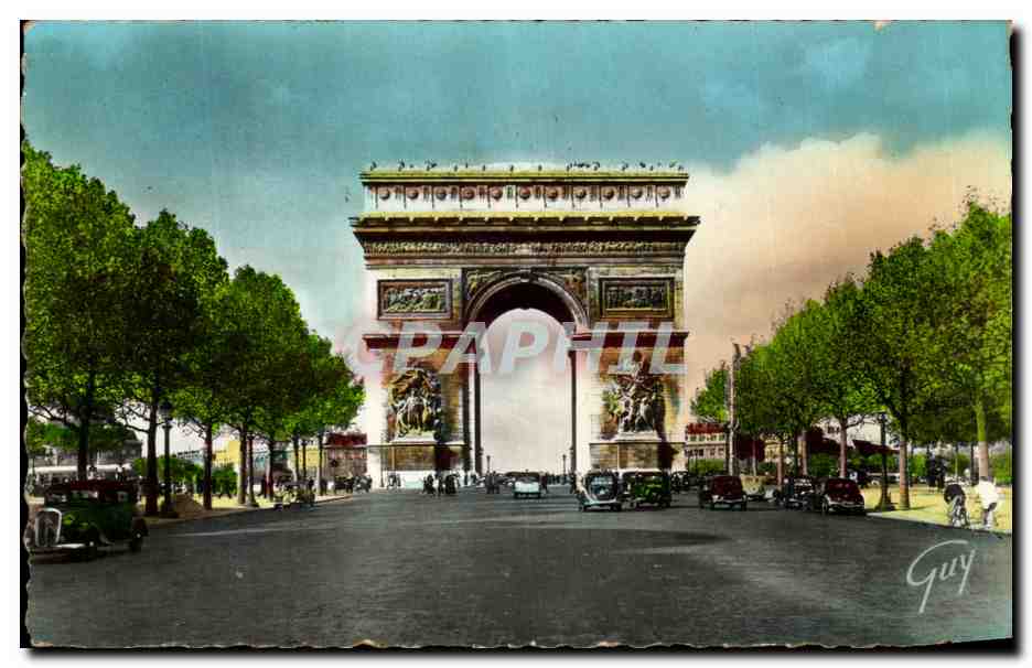 CPA Paris Avenue des Champs Elysees et arc de triomphe de l'Etoile