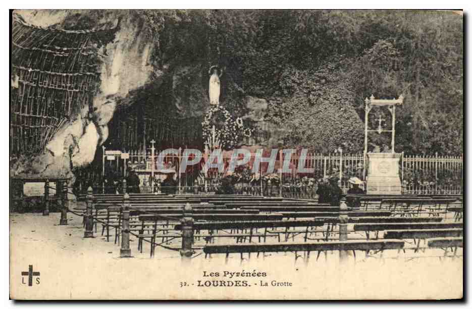 CPA Lourdes Les Pyrenees La Grotte