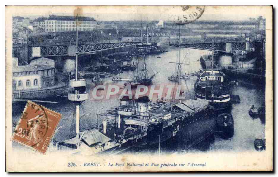 CPA Brest Le Pont National et Vue generale sur l'arsenal Bateaux