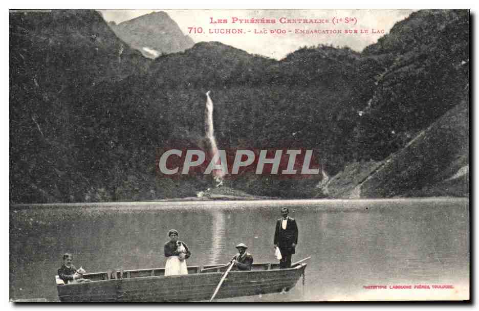 CPA Les Pyrenees Centrales Luchon Lac d'Oo Embarcation sur le lac