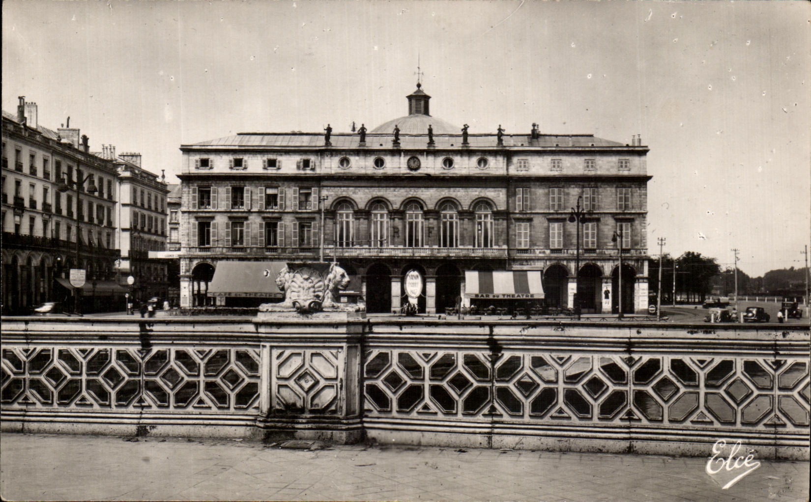 CPA Bayonne Le Theatre et I'Hotel de Ville