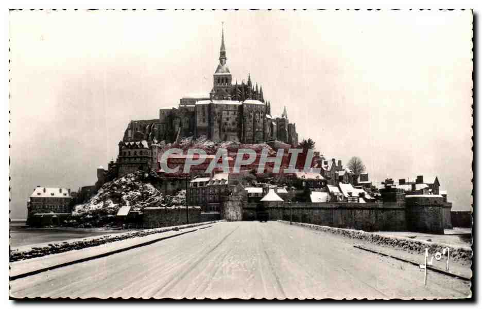 CPA Mont Saint Michel Le Mont Sous la Neige