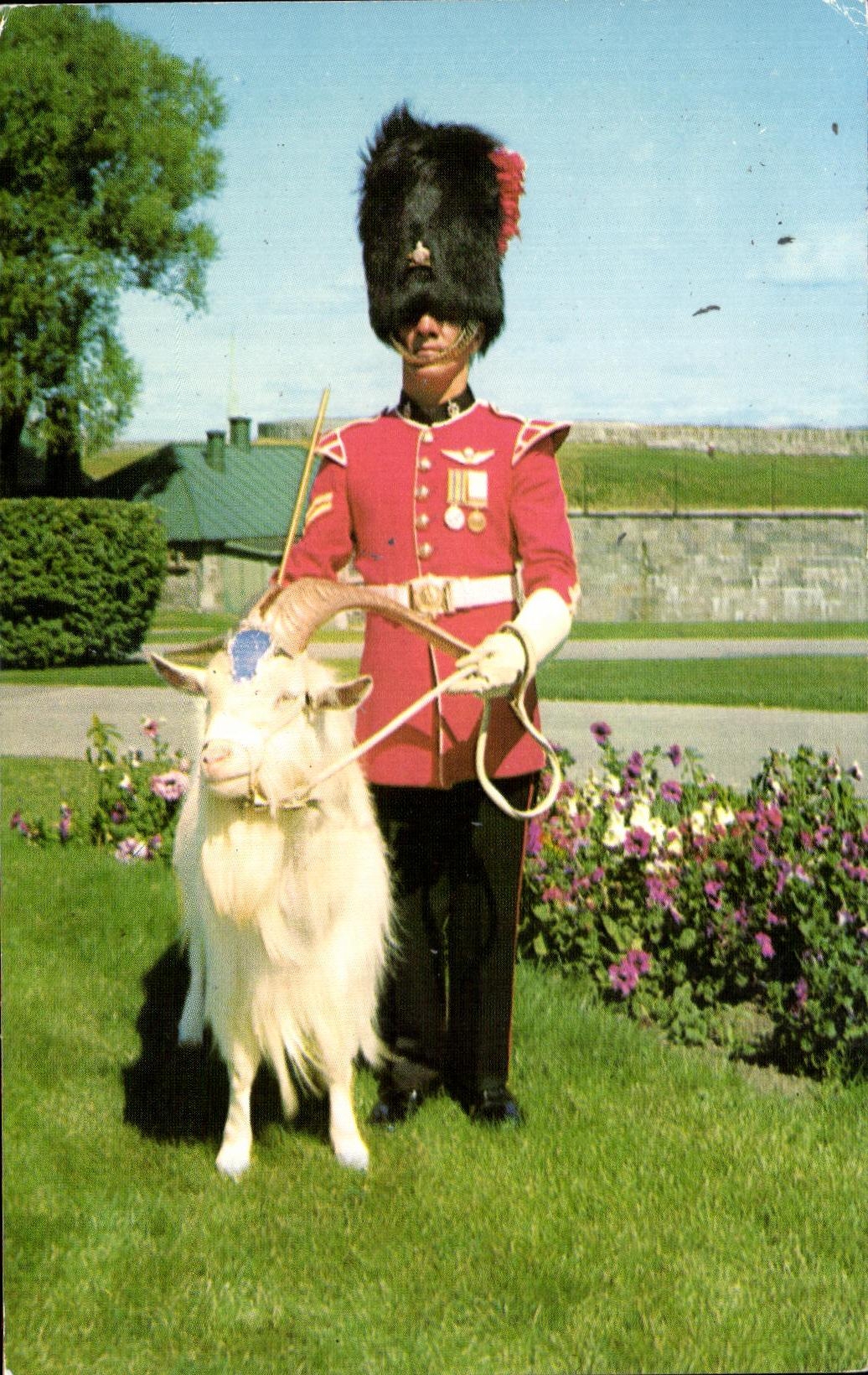 Garde du 22e Régiment — mascotte "Baptiste" — Éditeur Emile Kirouac, Québec