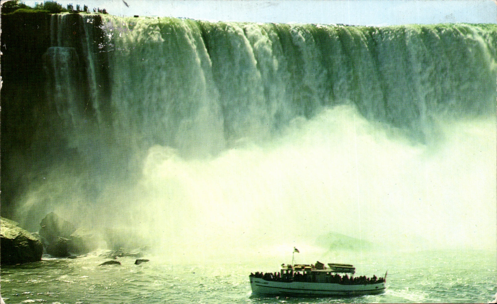 Niagara Falls — Vue du bateau 'Maid of the Mist' — Jordan Publishing Co. n° 32087