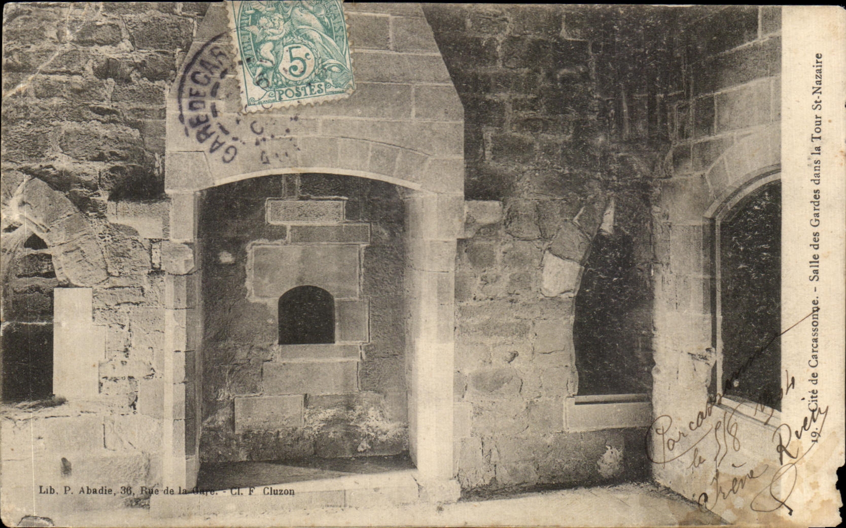 CPA Cite de carcassonne Salle des Gardes dans la Tour St Nazaire