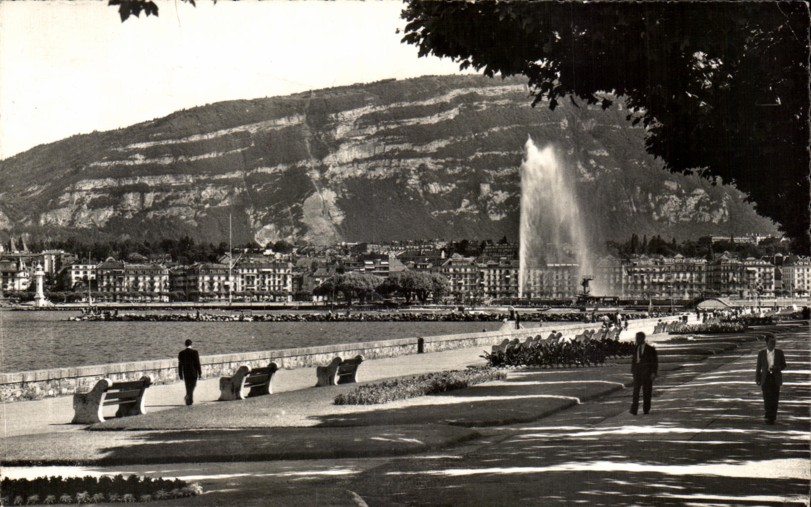 CPA Geneve Le Quai Wilson et le Saleve
