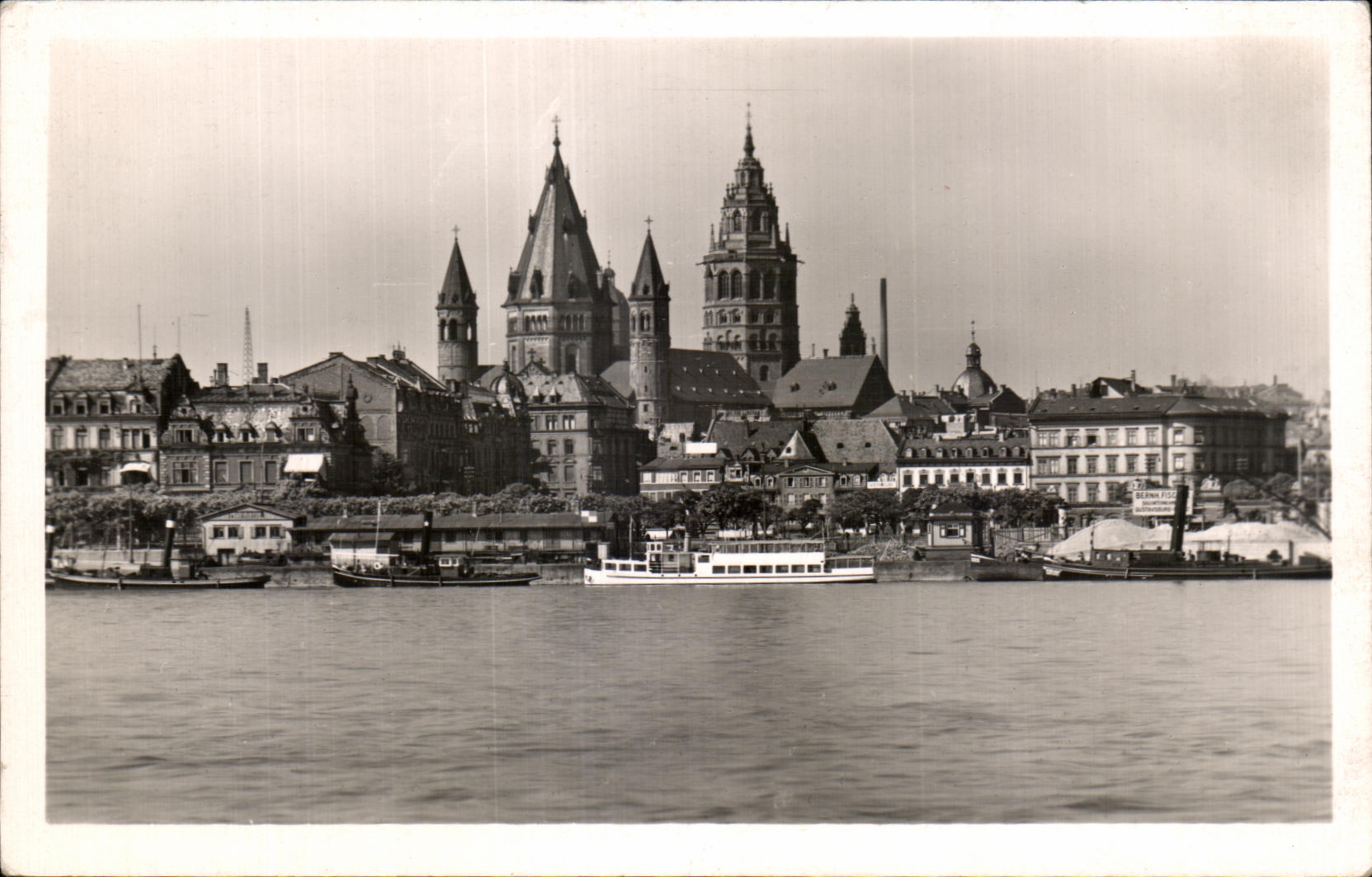 Mainz am Rhein — Der Dom vom Rheinufer gesehen — J. Velten Verlag Karlsruhe i. B. Nr 4250