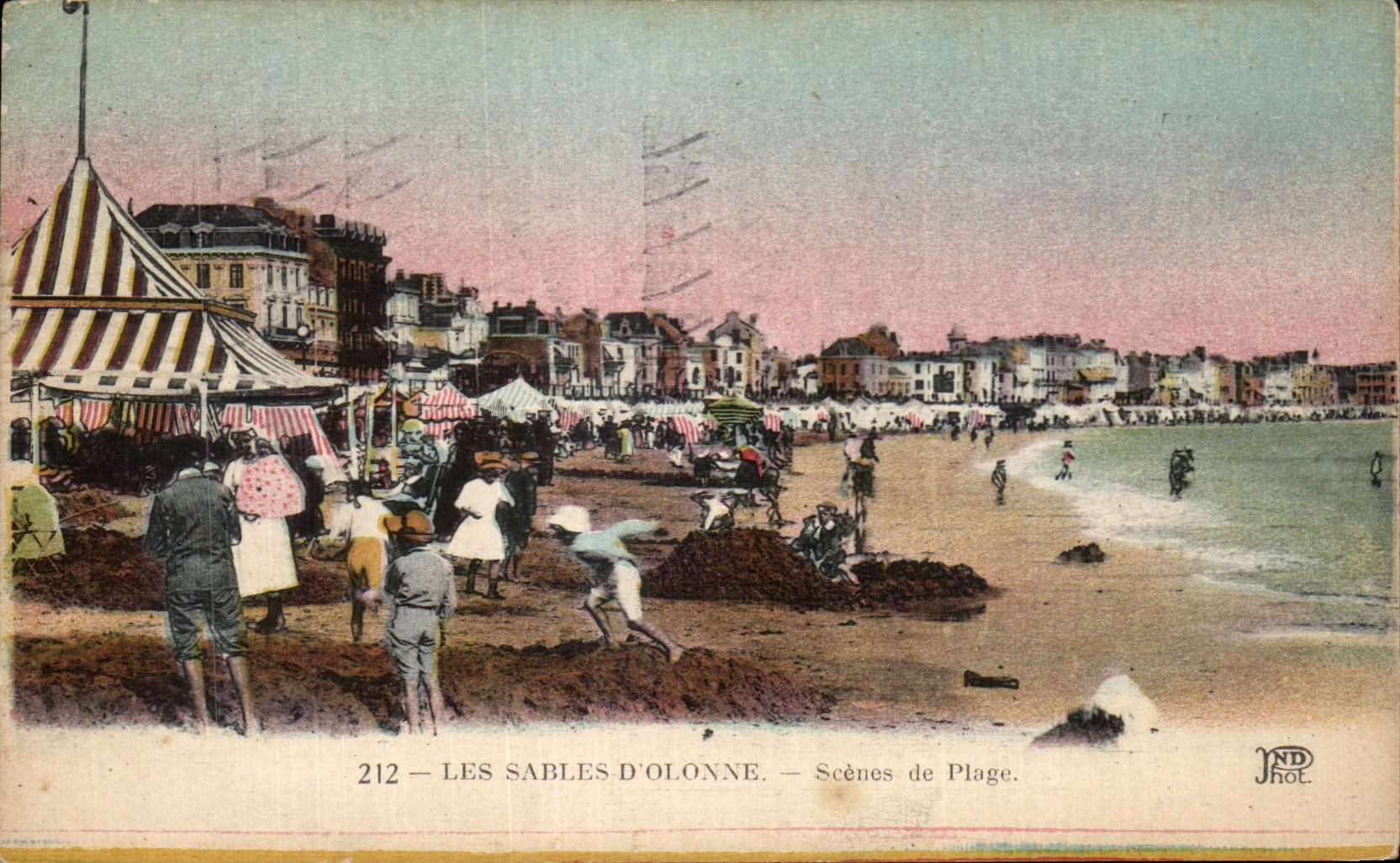 CPA Les Sables D'Olonne Scenes de plage Scenes de Plage