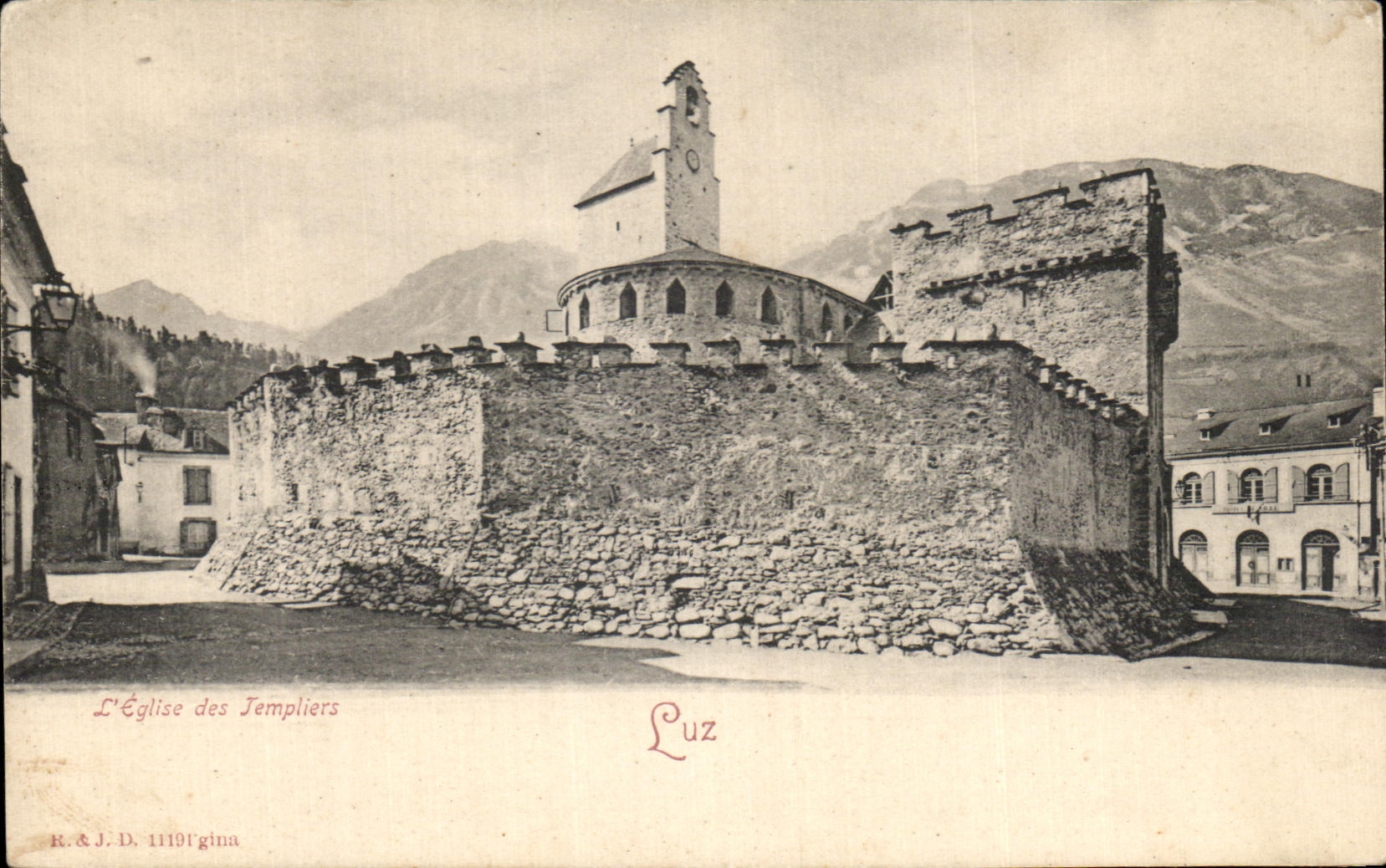 CPA L'eglise des Templiers Luz