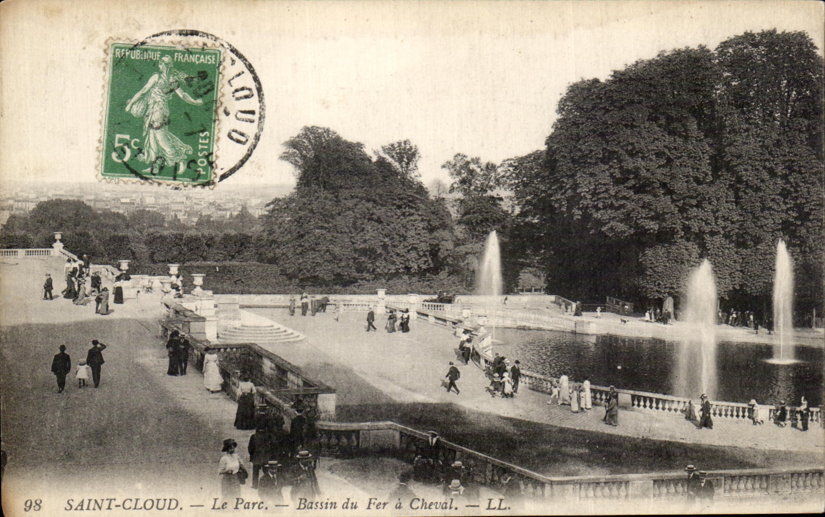 CPA Saint Cloud Le parc Bassin du Fer a Cheval