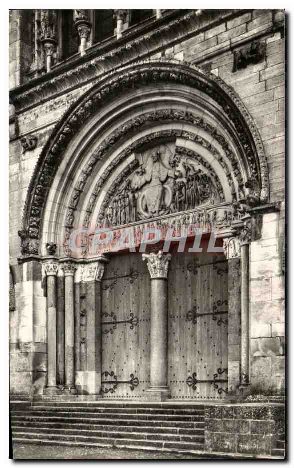 CPA Vezelay Basilique de la Madeleine Portail exterieur
