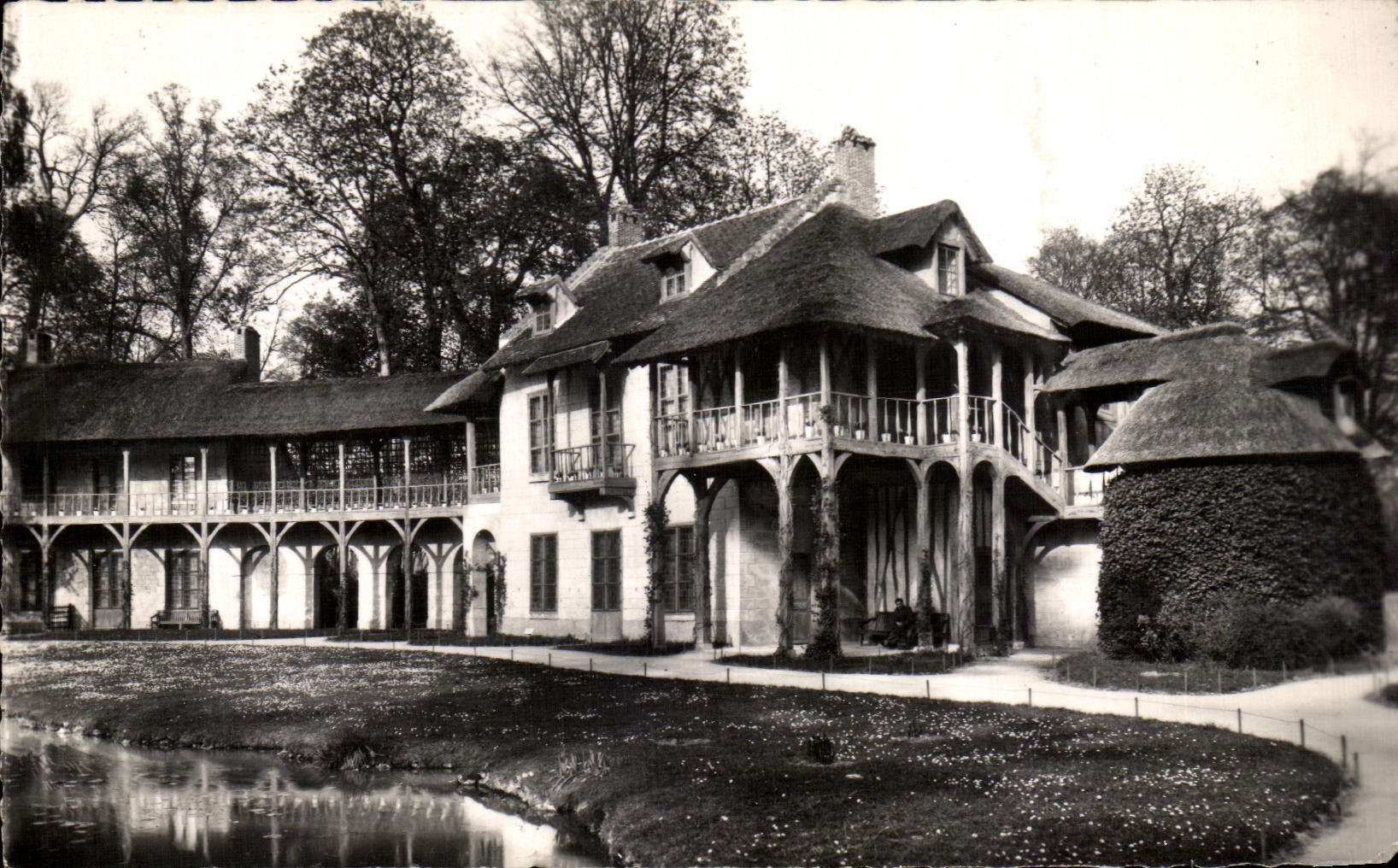 CPA Versailles Trianon La Maison de la Reine