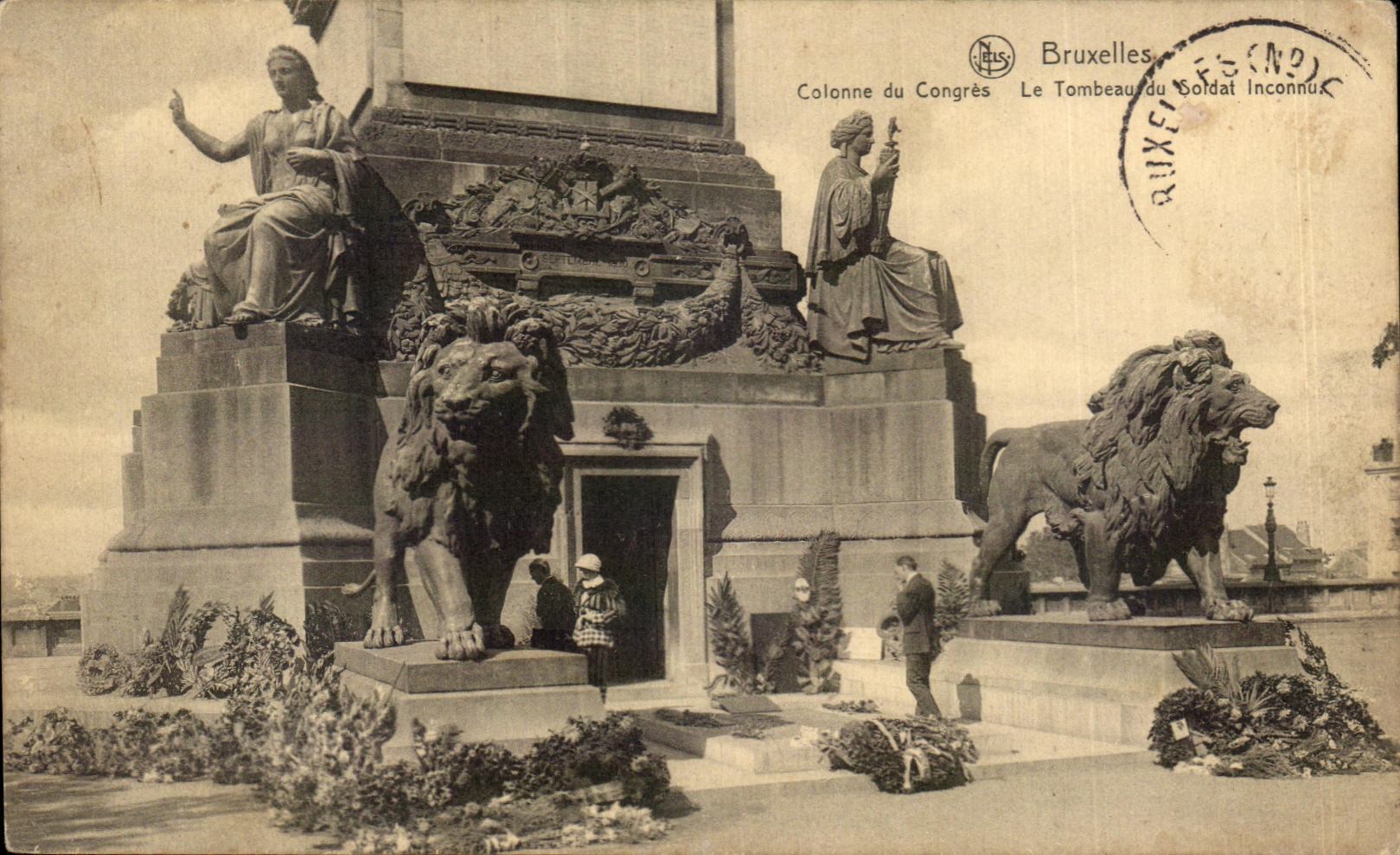 CPA Bruxelles Colonne du Congres Le tombeau du soldat inconnu Lion 