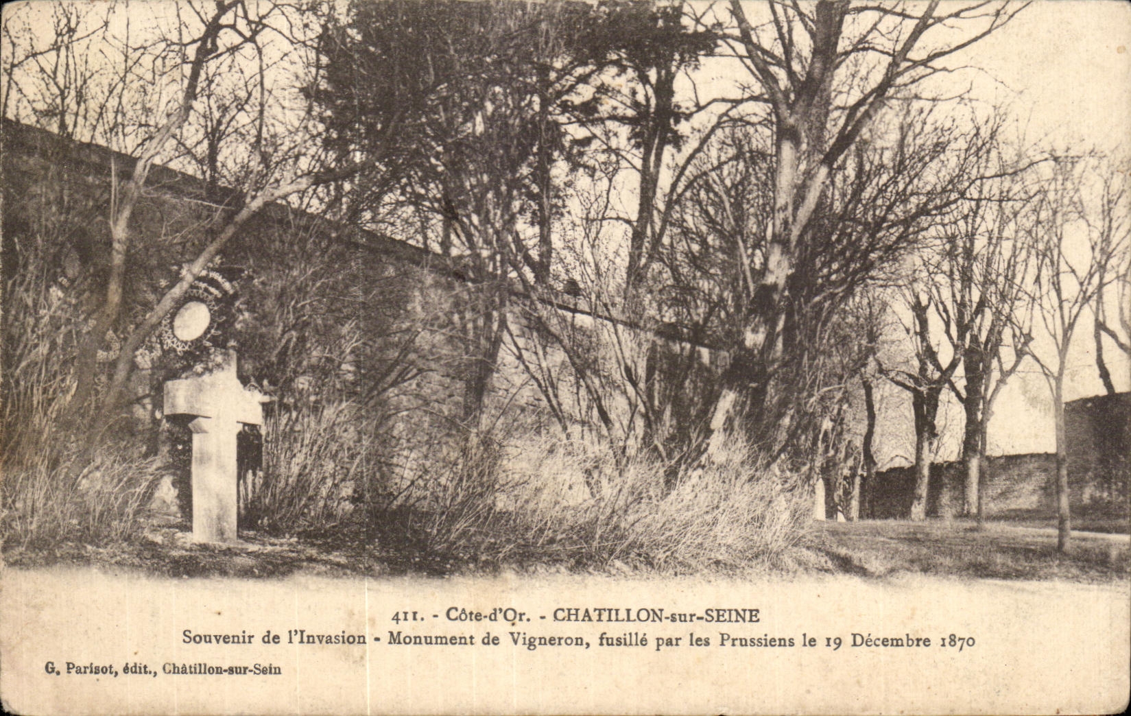 CPA Cote d'Or Chatillon sur Seine Souvenir de I'Invasion Monument de vigneron fusille par les Prussiens le 19 decembre 