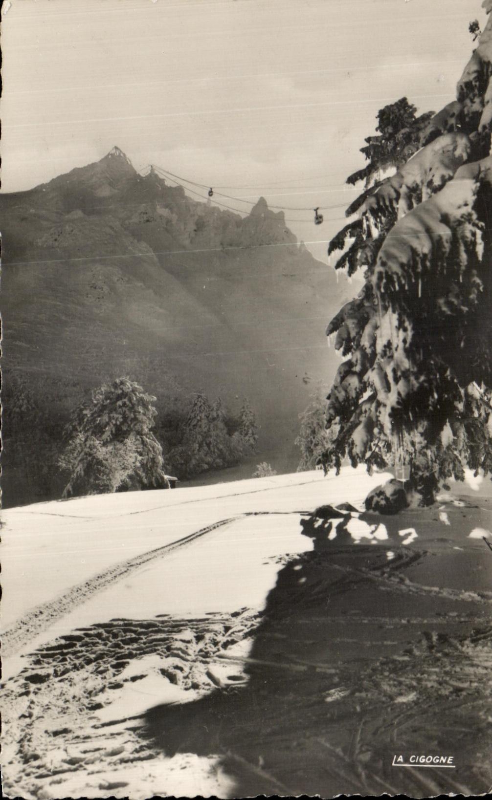 CPA Mont Dore Les Bains En hiver la sancy et la teleferique