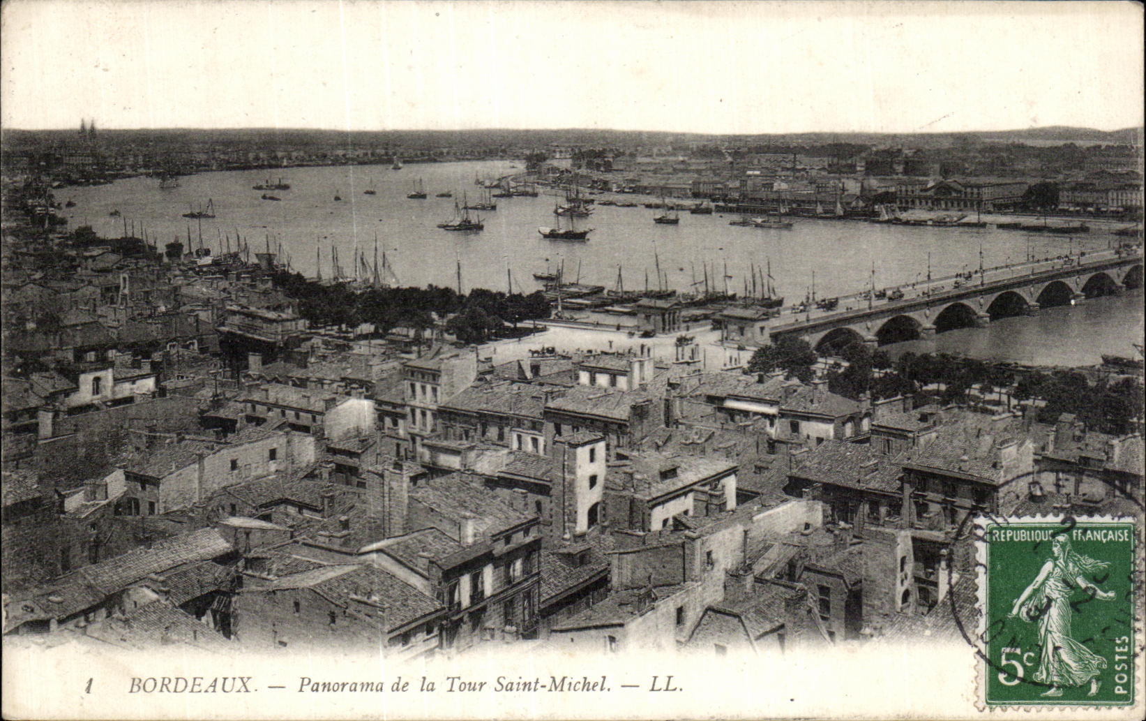 CPA Bordeaux Panorama de la Tour Saint Michel