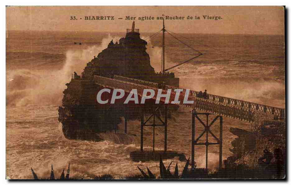 CPA Biarritz Mer agitee au Rocher de la Vierge