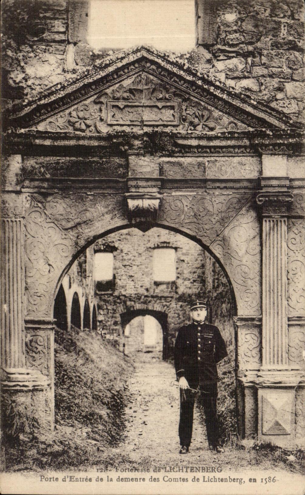 Porte d'Entrée de la demeure des Comtes de Lichtenberg, en 1586 — Édition Spéciale de CPAPHIL