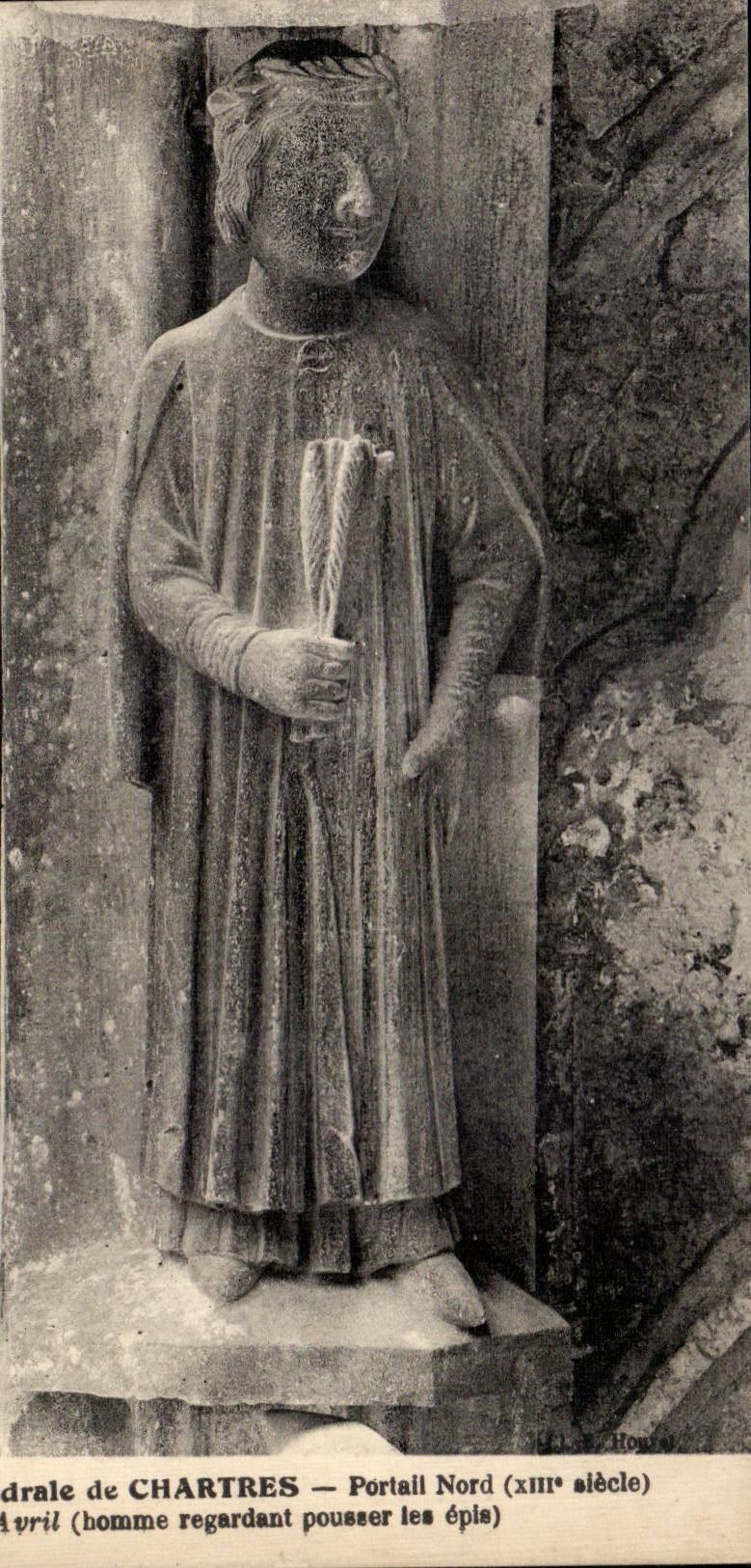 CPA Cathedrale de Chartres Portail Nord Avril Homme regardant pousser les epis