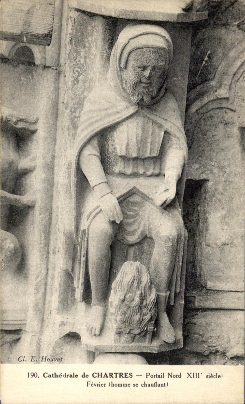 CPA Cathedrale de Chartres Portail Nord Fevrier Homme se chauffant