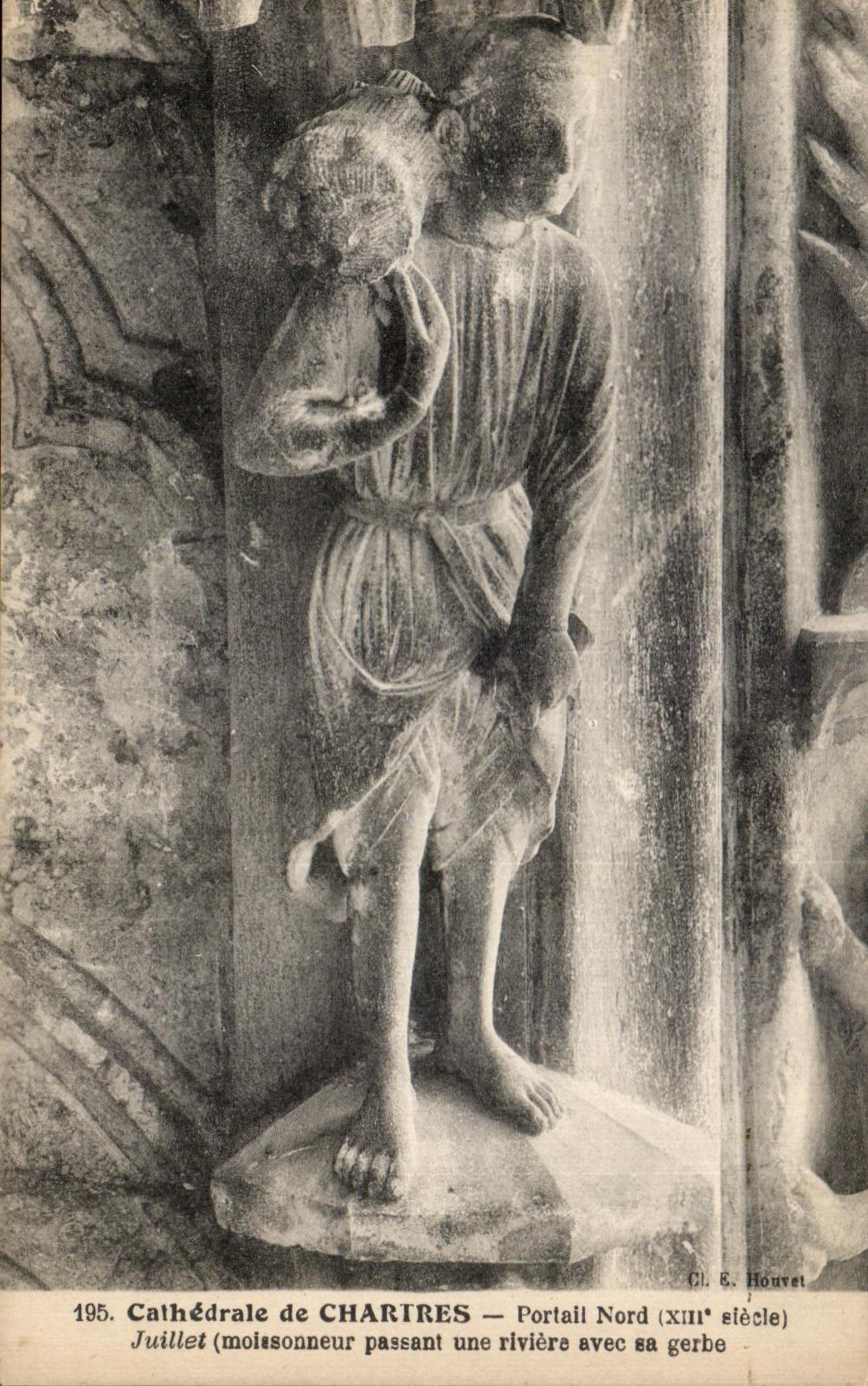 Cathédrale de Chartres — Portail Nord (XIIIe siècle) — Juillet (moissonneur passant une rivière avec sa gerbe)