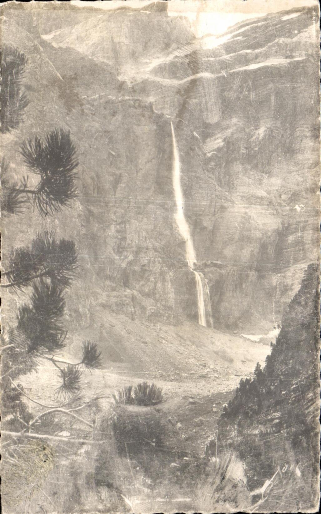 Gavarnie — Le Cirque — La Grande Cascade (422 m. de chute) — Photo Véritapie, PAU