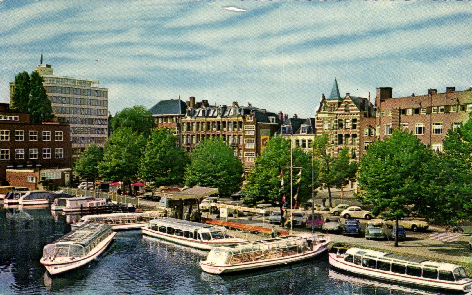Amsterdam — canaux et bateaux de tourisme — REEDERIJ BOEKKEL