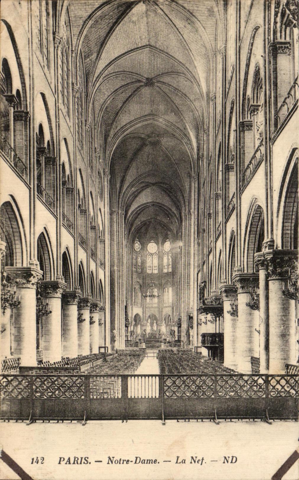 CPA Paris Notre Dame La Nef