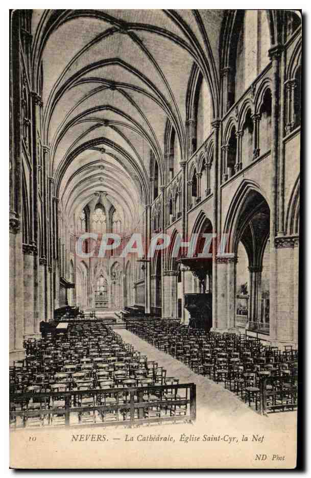 CPA Nevers La Cathedrale Eglise Saint Cyr la Nef